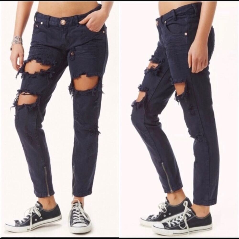 One Teaspoon | NWT Trashed FreeBirds Low Waist Black Distressed Zipper Jeans